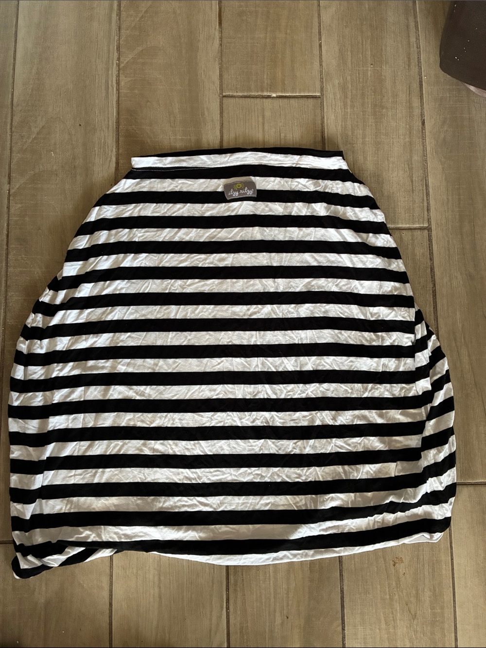 Itzy Ritzy Black and White Car Seat Cover
